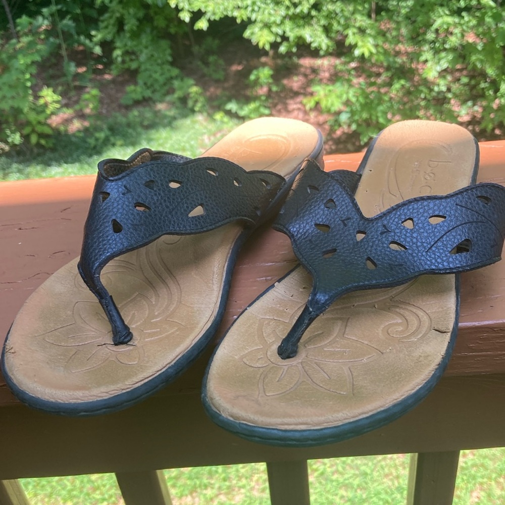 Born black sandals